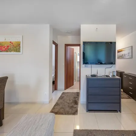 Napsugar 12 By Hellobalatonlelle Apartment